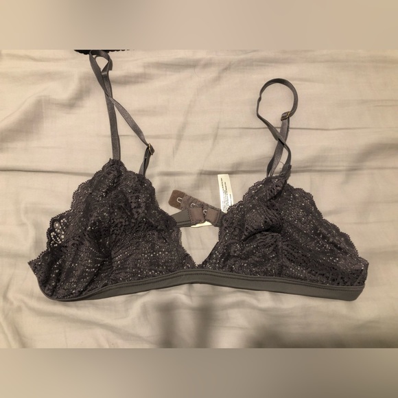 All 3 Aritzia Bralettes Size 3 - Picture 2 of 4